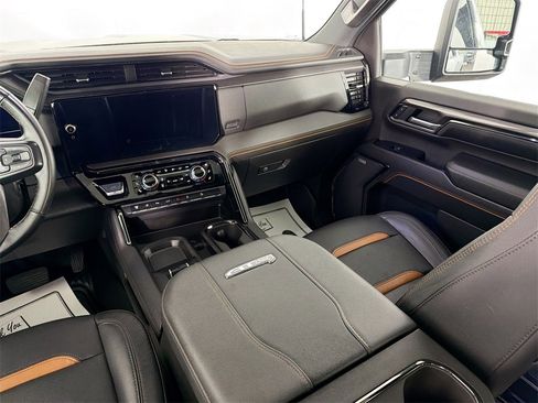 Used 2024 GMC Sierra 2500 AT4 w/ AT4 Premium Plus Package image 23