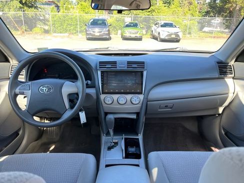 Used 2011 Toyota Camry LE FWD image 11