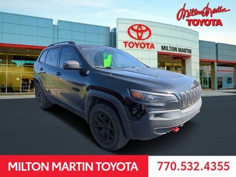 Used 2019 Jeep Cherokee Trailhawk AWD/4WD image 1