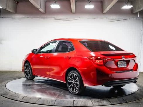 Certified 2019 Toyota Corolla SE image 2