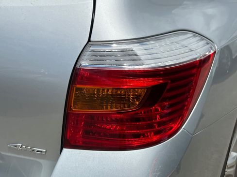 Used 2010 Toyota Highlander Limited AWD/4WD image 18