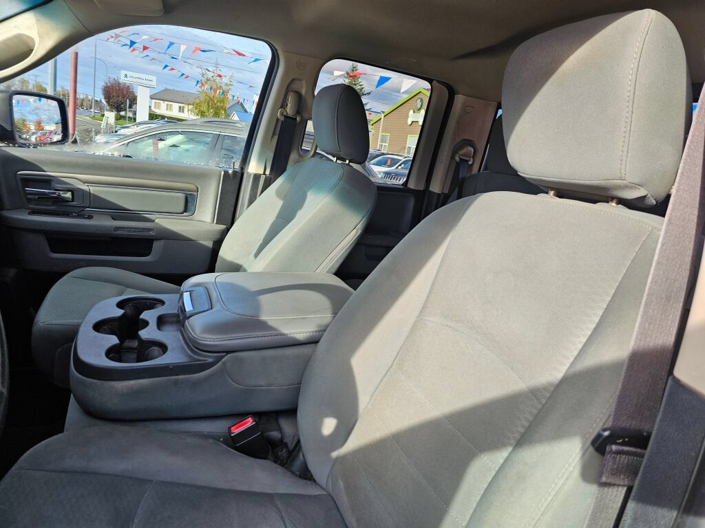 Used 2017 RAM 1500 Classic SLT AWD/4WD image 26