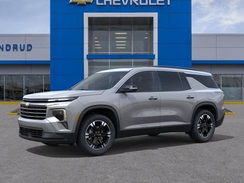 New 2027 Chevrolet Traverse LT w/ Sun and Wheel Package AWD/4WD image 2