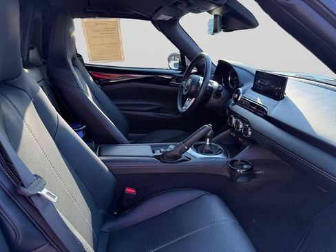 Used 2024 MAZDA MX-5 Miata RF Grand Touring RWD image 17