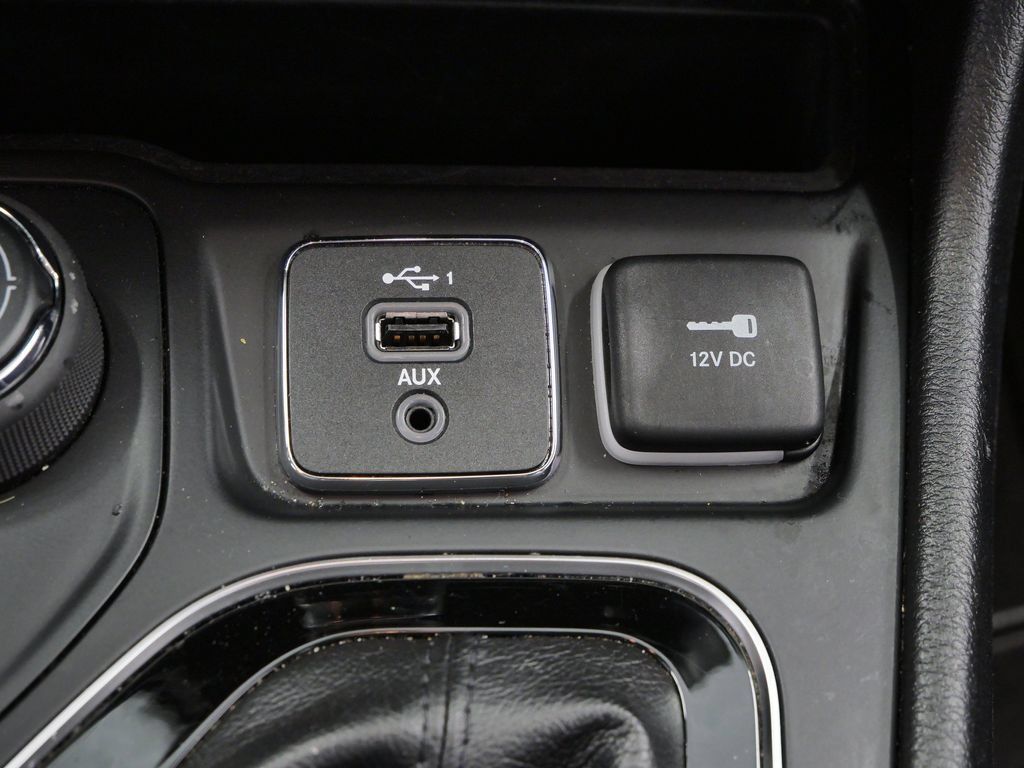 Certified 2020 Jeep Cherokee Limited AWD/4WD image 26