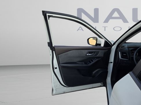 Used 2023 Nissan Rogue SV FWD image 12