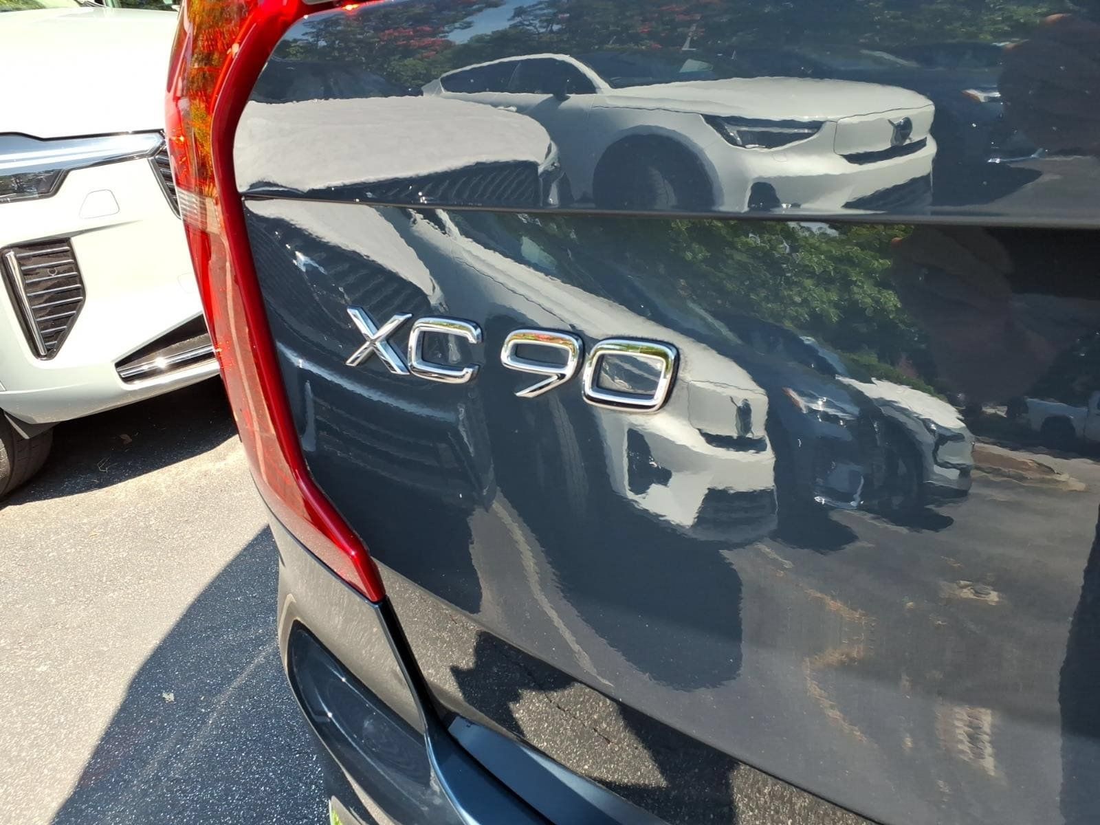 Certified 2025 Volvo XC90 B5 Plus w/ Protection Package Premier AWD/4WD image 5