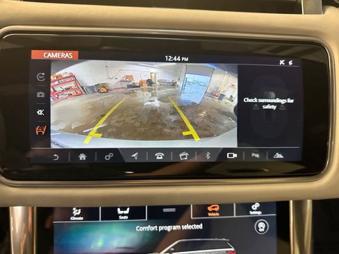 Used 2022 Land Rover Range Rover Sport SVR AWD/4WD image 35