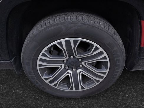 Used 2023 Jeep Wagoneer L Series II image 12