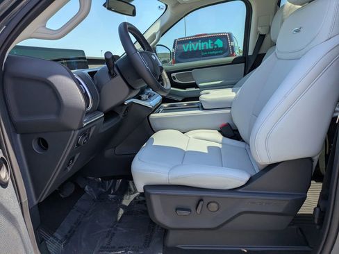 New 2026 Ford Expedition Platinum w/ Driver's Package AWD/4WD image 23