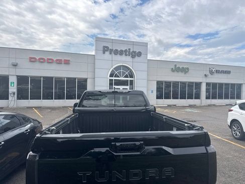 Used 2023 Toyota Tundra Platinum AWD/4WD image 10