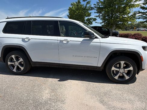 New 2026 Jeep Grand Cherokee L Limited AWD/4WD image 7