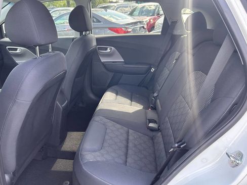 Used 2017 Kia Niro LX image 11