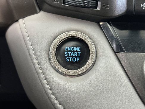 Used 2013 Toyota RAV4 Limited AWD/4WD image 22