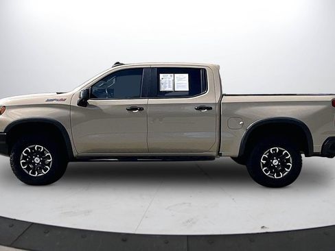 Used 2022 Chevrolet Silverado 1500 ZR2 w/ Technology Package AWD/4WD image 6