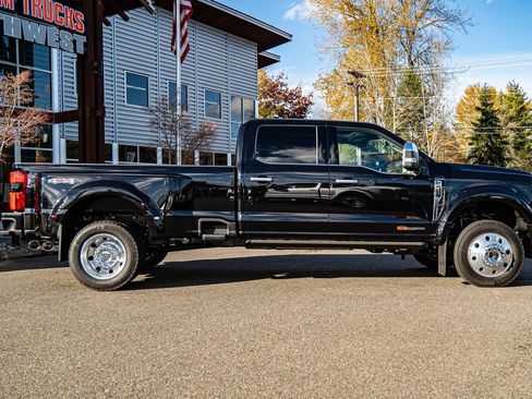 Used 2026 Ford F450 Platinum w/ Platinum Plus Package image 2