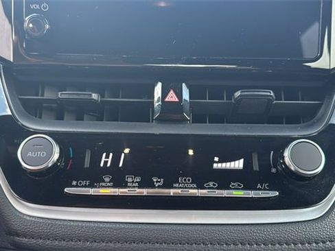 Used 2024 Toyota Corolla SE image 17
