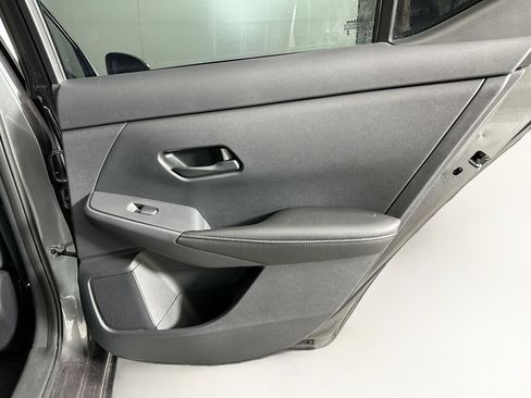 Used 2025 Nissan Sentra SV w/ Trunk Package image 28