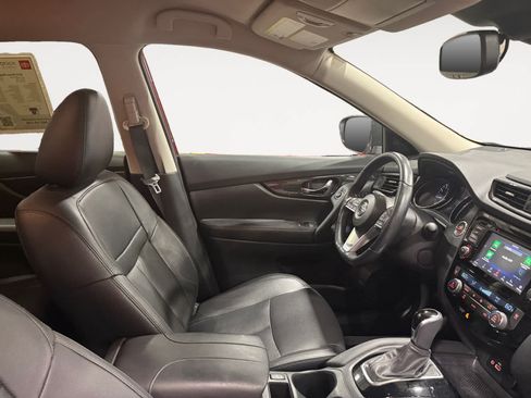Used 2018 Nissan Rogue SL FWD image 16