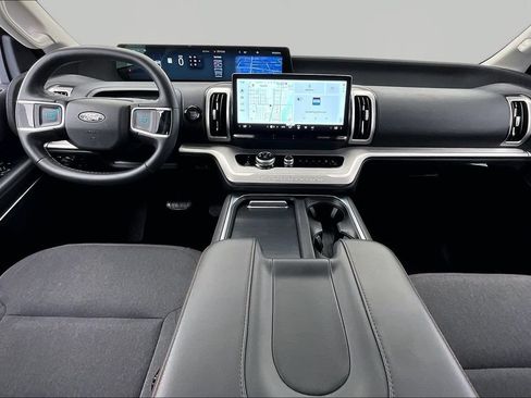 Certified 2025 Ford Expedition Active AWD/4WD image 16