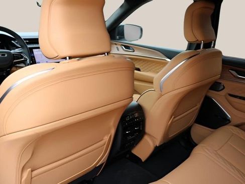 New 2026 Jeep Grand Cherokee Summit w/ Obsidian Package image 15