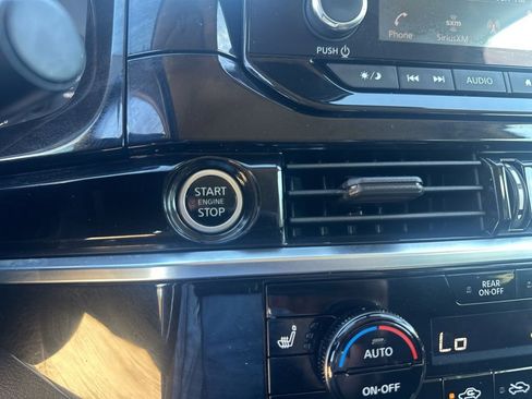 Used 2022 Nissan Pathfinder SV image 44