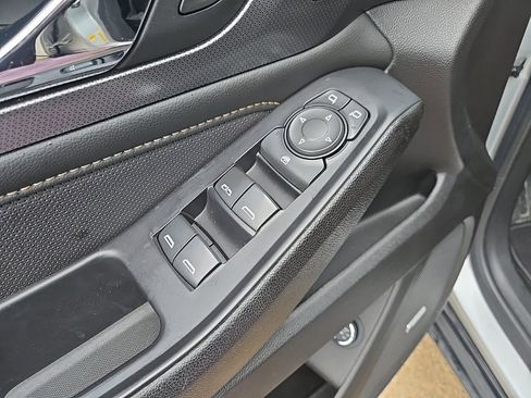 Used 2021 Chevrolet Traverse Premier w/ Redline Edition image 32