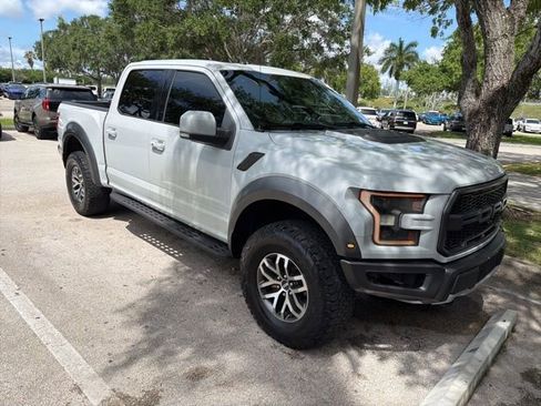 Used 2017 Ford F150 Raptor w/ Equipment Group 802A Luxury AWD/4WD image 2