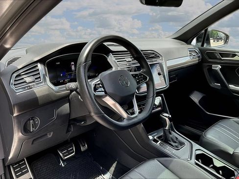 Used 2023 Volkswagen Tiguan SE R-Line FWD image 19