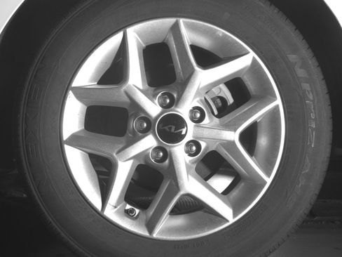 Used 2025 Kia Soul LX w/ LX Technology Package FWD image 14