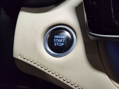 Used 2021 Toyota Highlander Limited image 41