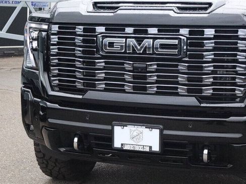 Used 2025 GMC Sierra 3500 Denali Ultimate AWD/4WD image 10