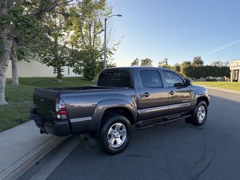 Used 2013 Toyota Tacoma PreRunner w/ TRD Sport Pkg image 4