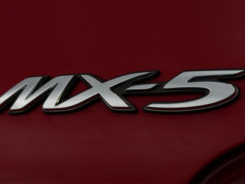 Used 2012 MAZDA MX-5 Miata Grand Touring w/ Premium Pkg image 38