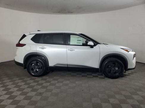 New 2026 Nissan Rogue SV FWD image 3