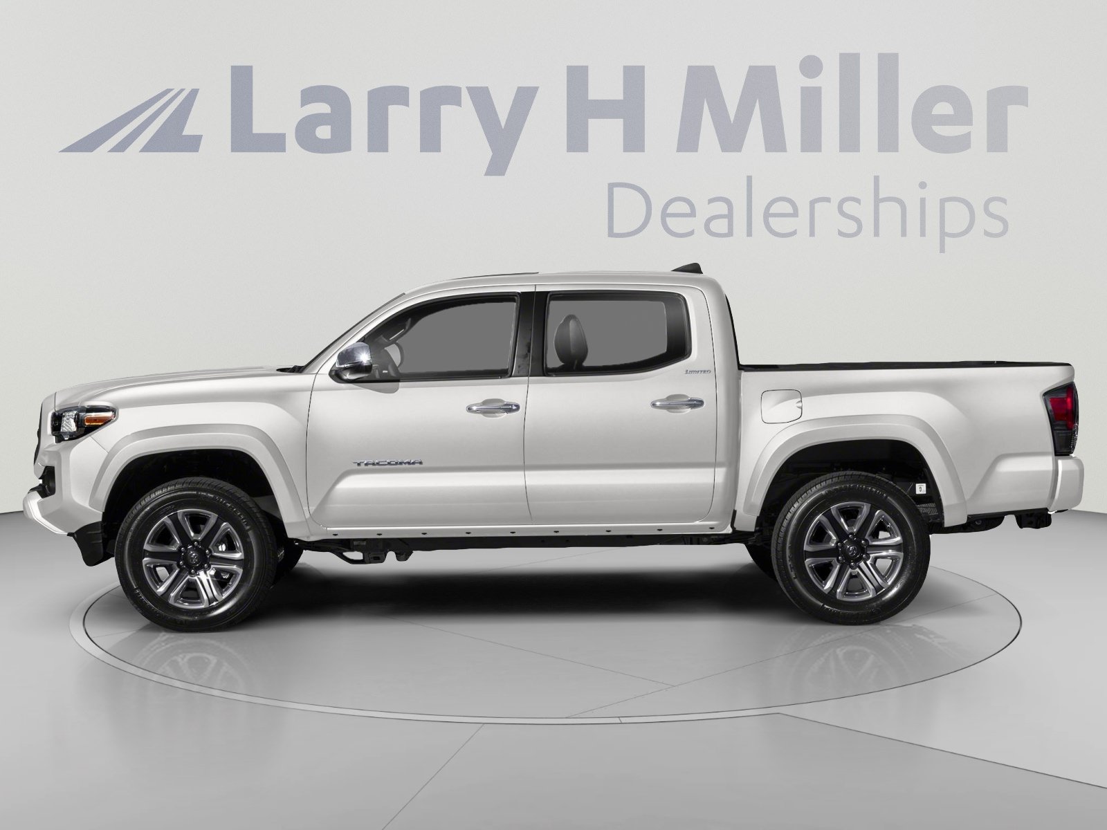 Used 2019 Toyota Tacoma Limited AWD/4WD image 3