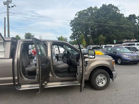 Used 2019 Ford F250 XL w/ Power Equipment Group RWD image 26