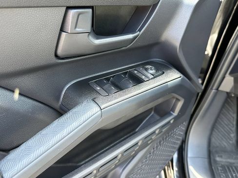 Used 2025 Toyota 4Runner SR5 AWD/4WD image 25