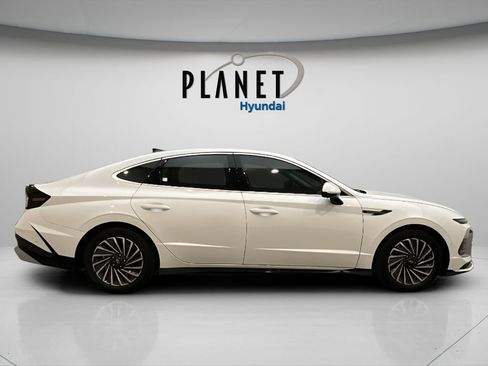 Certified 2025 Hyundai Sonata Limited FWD image 7