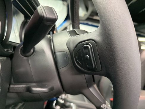 New 2025 Jeep Wrangler Unlimited Rubicon image 18