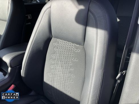 Used 2019 Land Rover Discovery Sport SE image 17