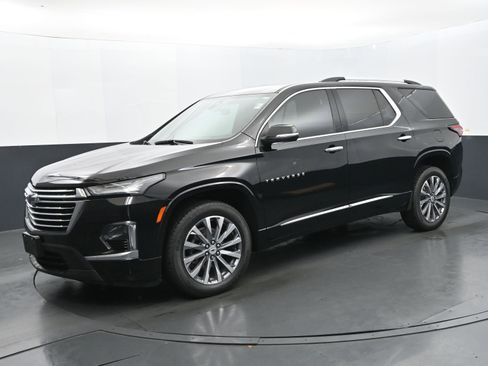 Used 2023 Chevrolet Traverse Premier image 1