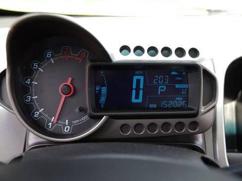 Used 2014 Chevrolet Sonic LT FWD image 28