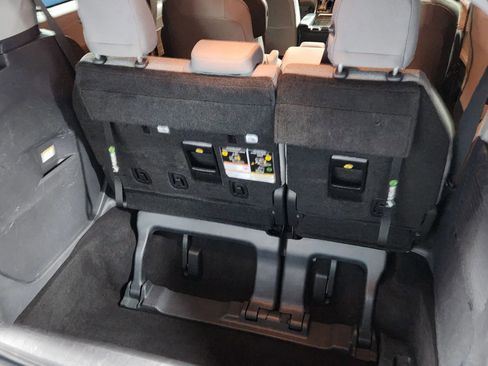 Used 2022 Toyota Sienna LE image 51
