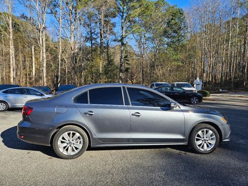 Used 2016 Volkswagen Jetta SE image 10