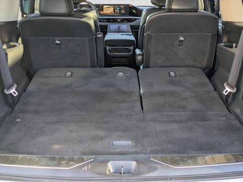 Used 2025 INFINITI QX80 Sensory image 6