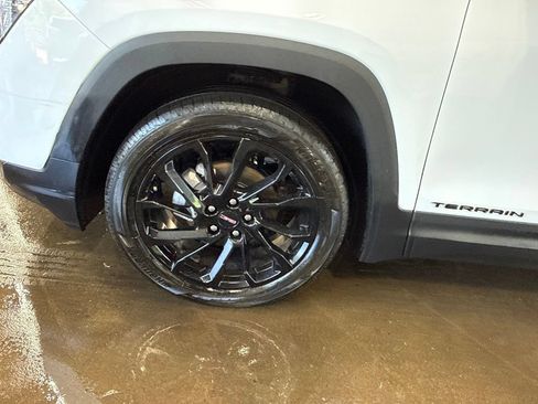 Used 2023 GMC Terrain SLE w/ Driver Convenience Package AWD/4WD image 11