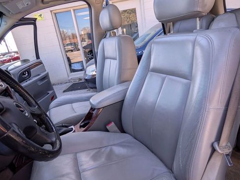 Used 2008 GMC Envoy SLT image 12