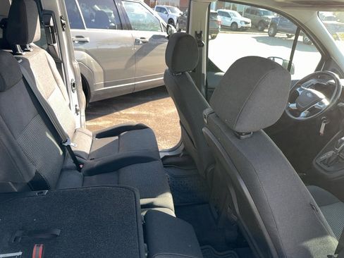 Used 2017 Ford Transit Connect XL image 9