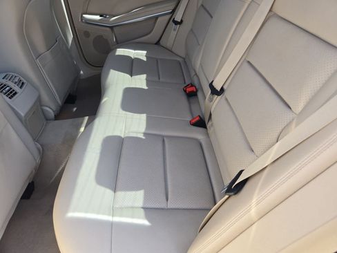 Used 2016 Mercedes-Benz E 350 Sedan image 18